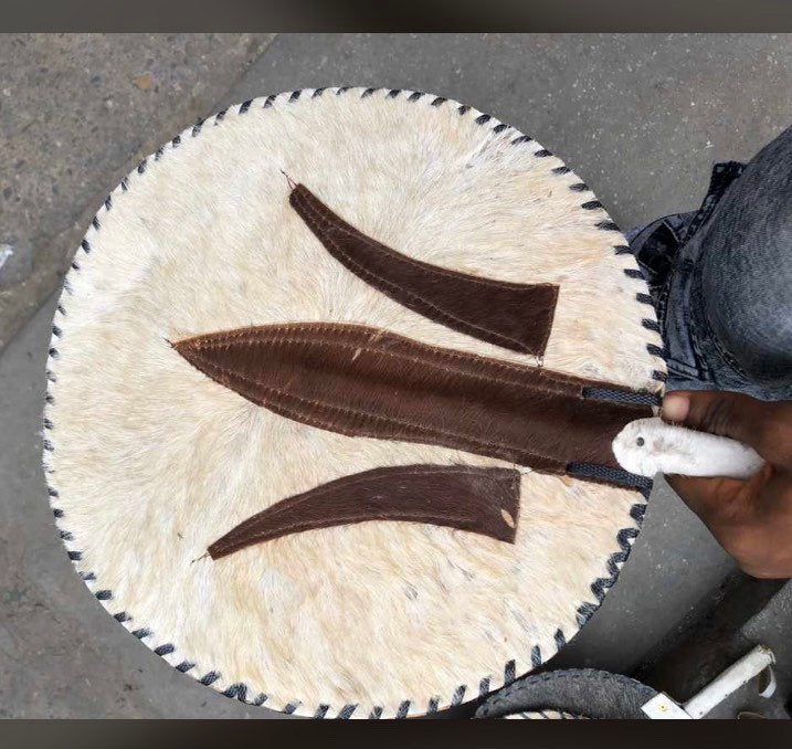 Animal skin hand fan - Dimaz